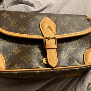 Fashion shoulder handbag. New